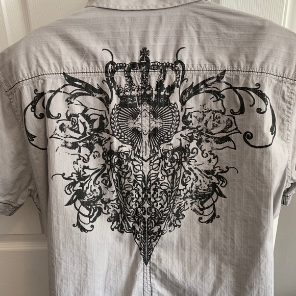 3/15$ Two a.m. Men’s button shirt with detail - Picture 3 of 11